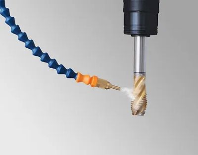 Hydraulic tapping machine